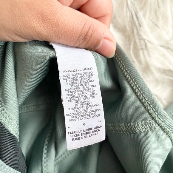 Nike Swoosh Pocket Sports Bra - Picture 4 of 5